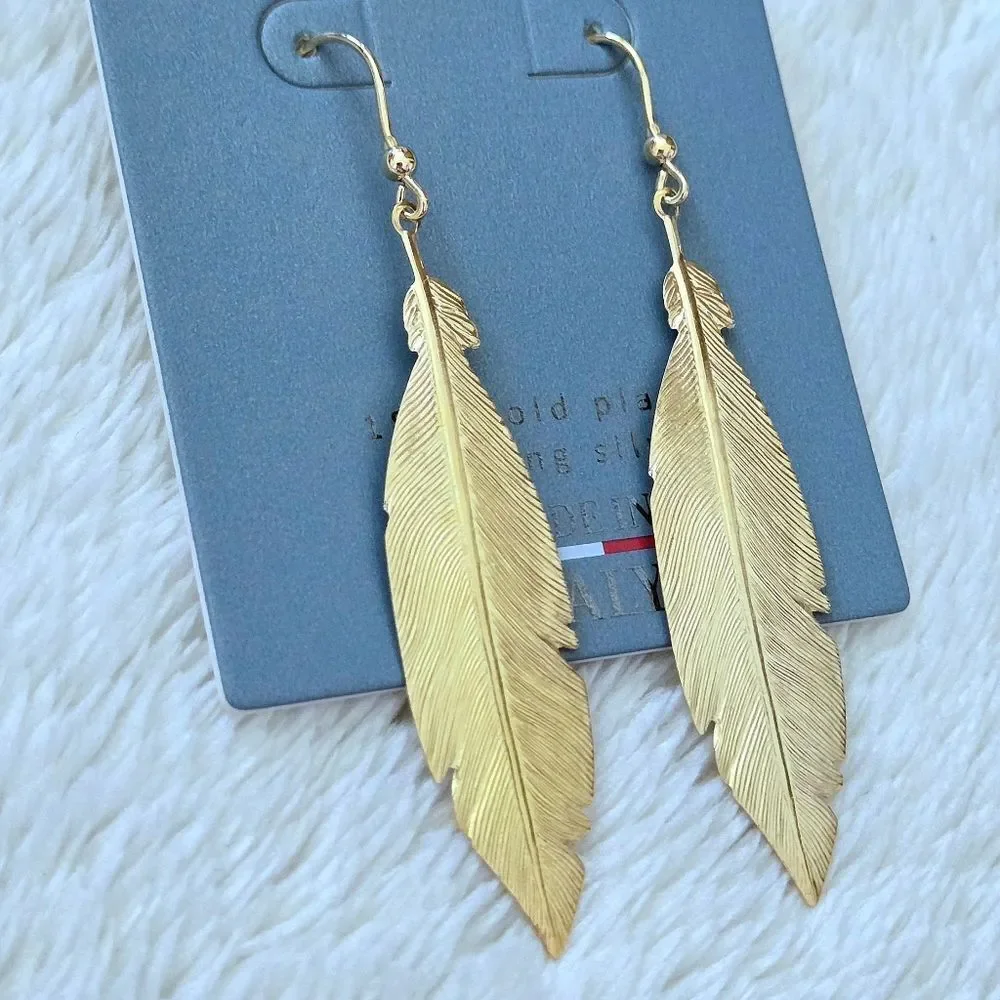 Mia Fiore Textured Gold💛 Feather🪶 Earrings